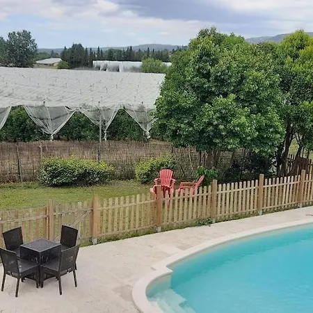 فندق مبيت وإفطار D'hotes, Domaine Les Peupliers, Lagnes