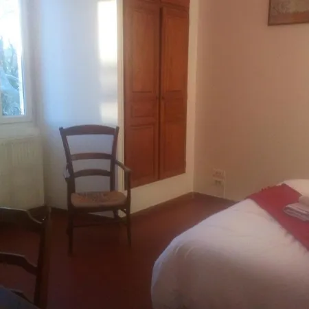 فندق مبيت وإفطار D'hotes, Domaine Les Peupliers, *