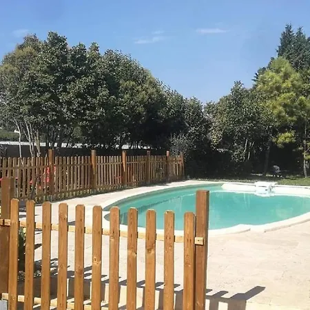 D'hotes, Domaine Les Peupliers, Bed & Breakfast Lagnes