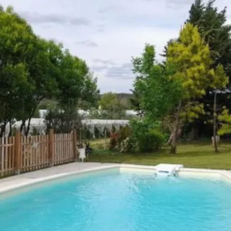 D'hotes, Domaine Les Peupliers, Bed & Breakfast Lagnes